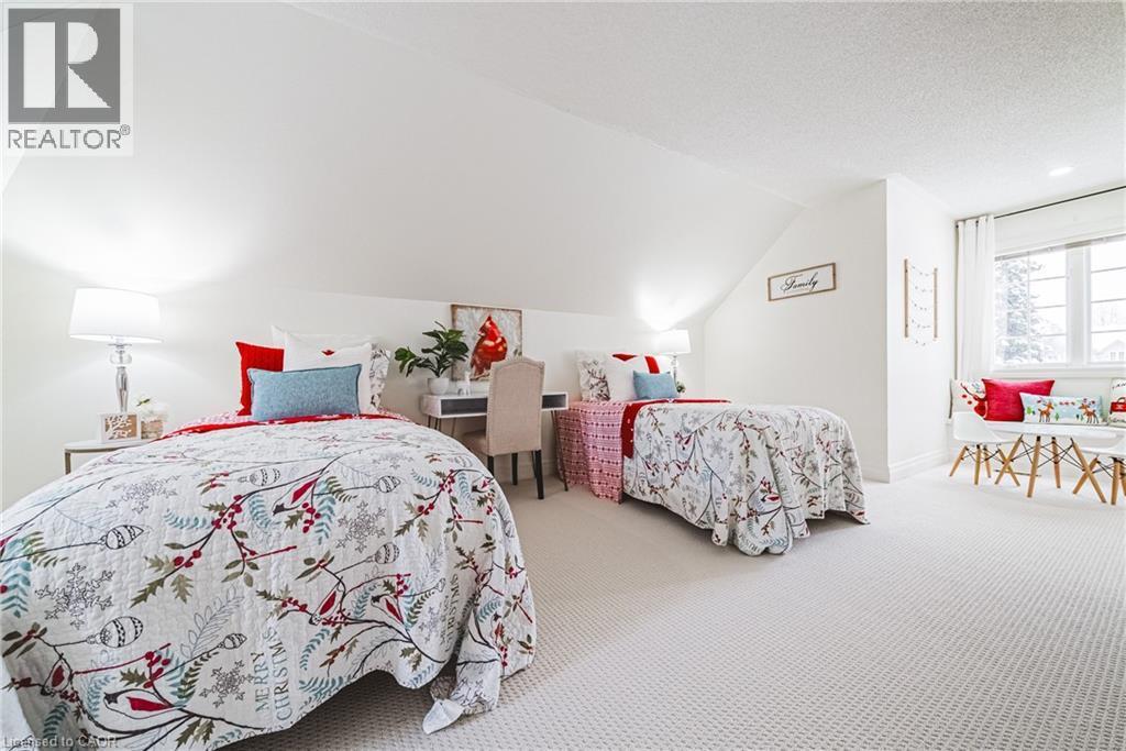 18 Palomino Drive, Carlisle, ON - Indoor Photo Showing Bedroom