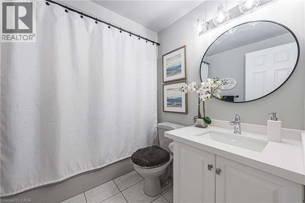18 Palomino Drive, Carlisle, ON - Indoor Photo Showing Bathroom