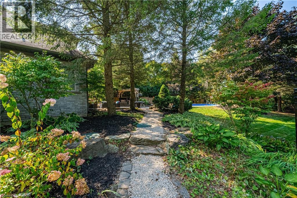 18 Palomino Drive, Carlisle, ON - Outdoor