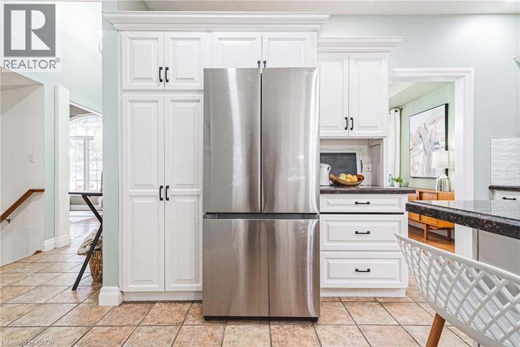 18 Palomino Drive, Carlisle, ON - Indoor Photo Showing Kitchen