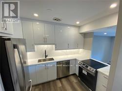 503 - 15 Elizabeth Road, Mississauga, ON - Indoor Photo Showing Kitchen With Upgraded Kitchen