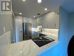 503 - 15 Elizabeth Road, Mississauga, ON - Indoor Photo Showing Kitchen With Upgraded Kitchen