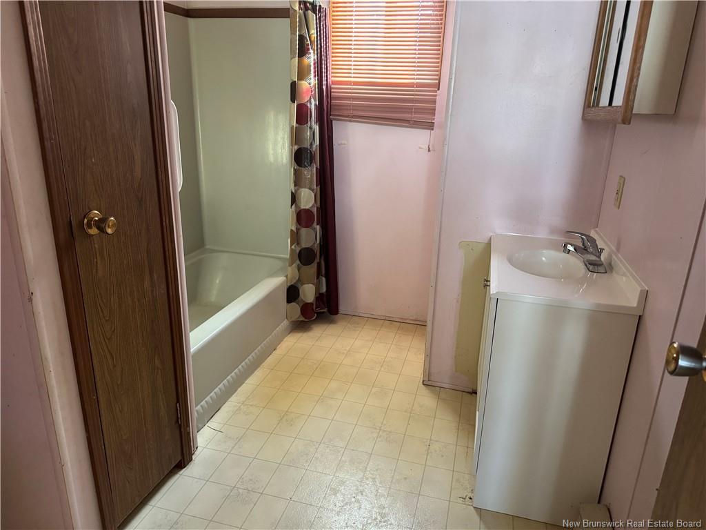 12 Poulin Dr, Woodstock, NB