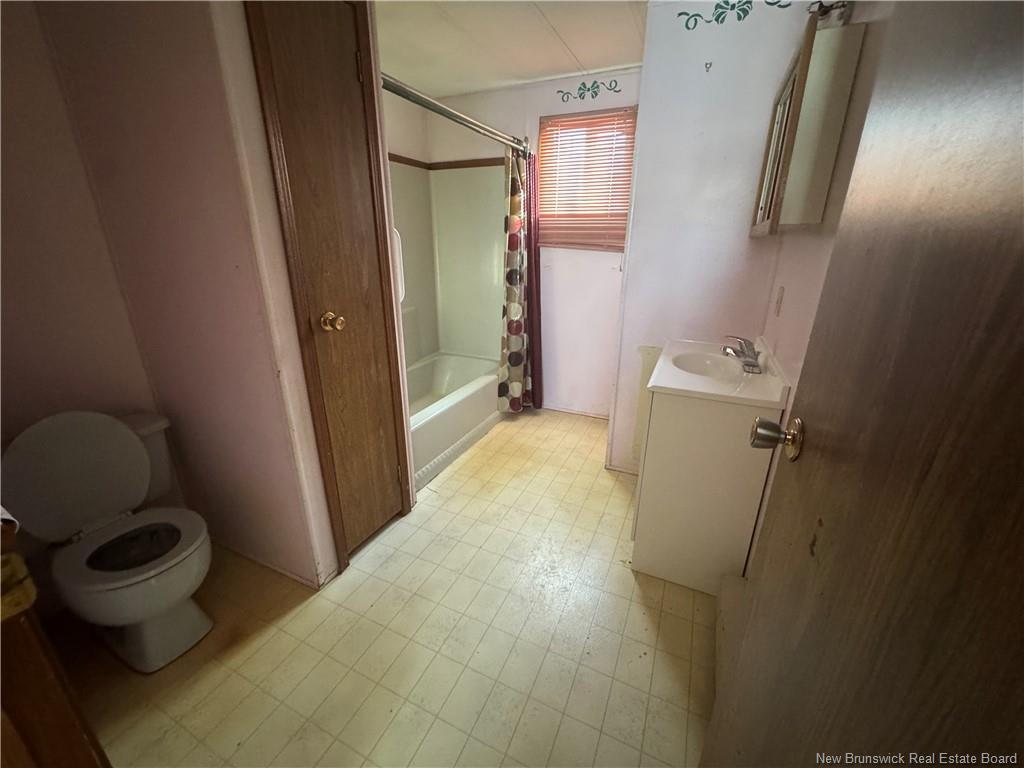 12 Poulin Dr, Woodstock, NB