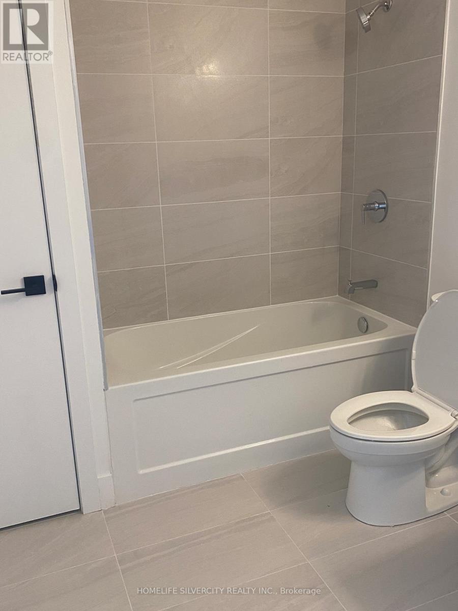 908 - 2782 Barton Street E, Hamilton, ON - Indoor Photo Showing Bathroom