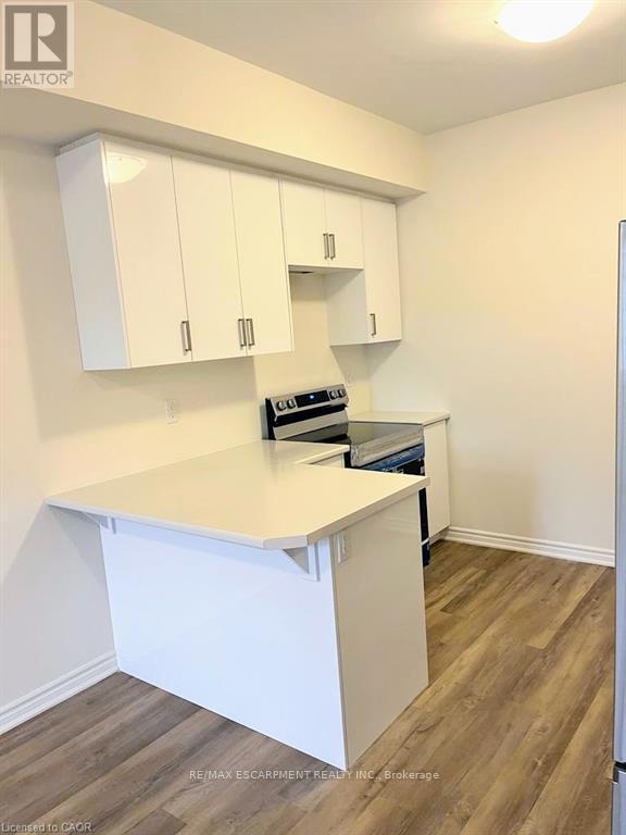 45 - 305 Garner Road W, Hamilton, ON - Indoor Photo Showing Kitchen