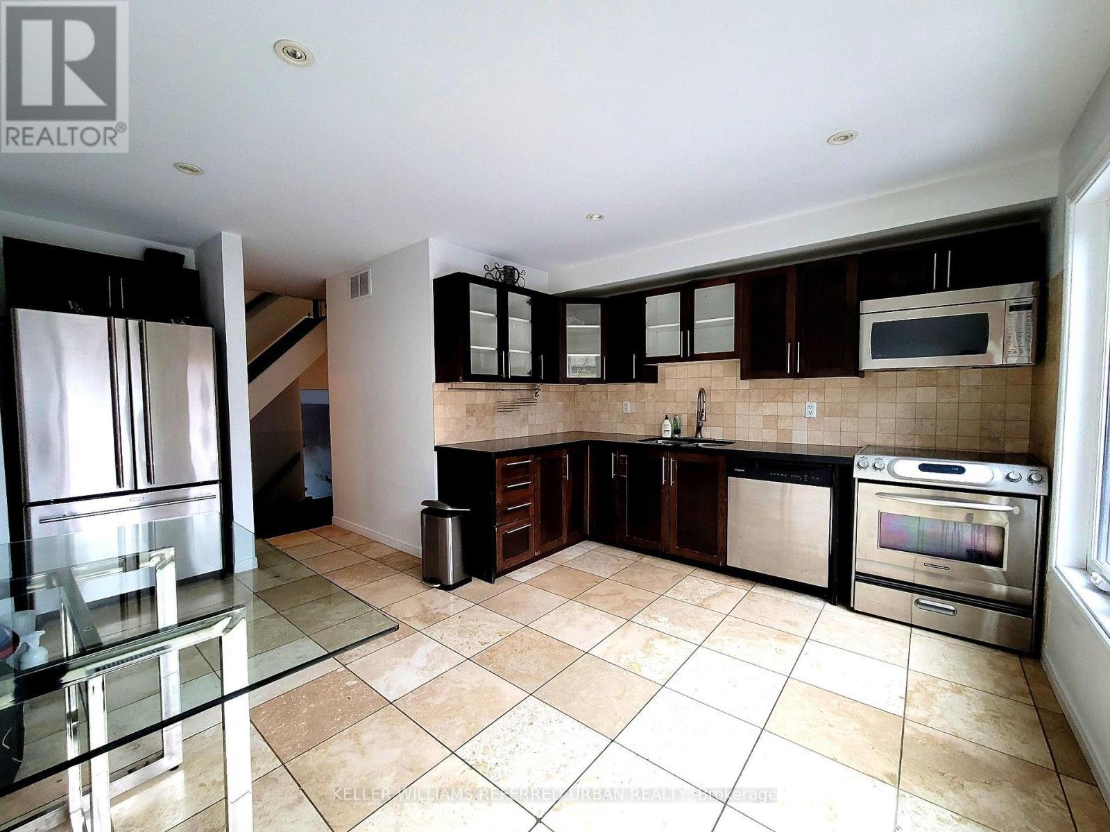 287 Kingswood Road, Toronto, ON - Indoor Photo Showing Kitchen