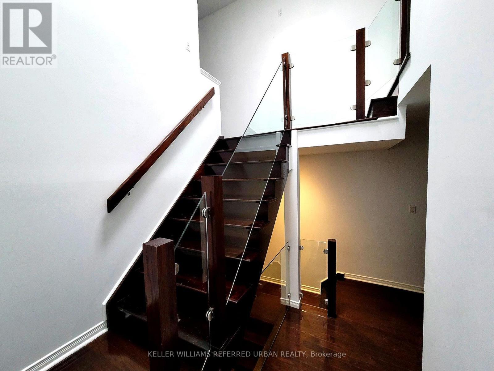 287 Kingswood Road, Toronto, ON - Indoor Photo Showing Other Room