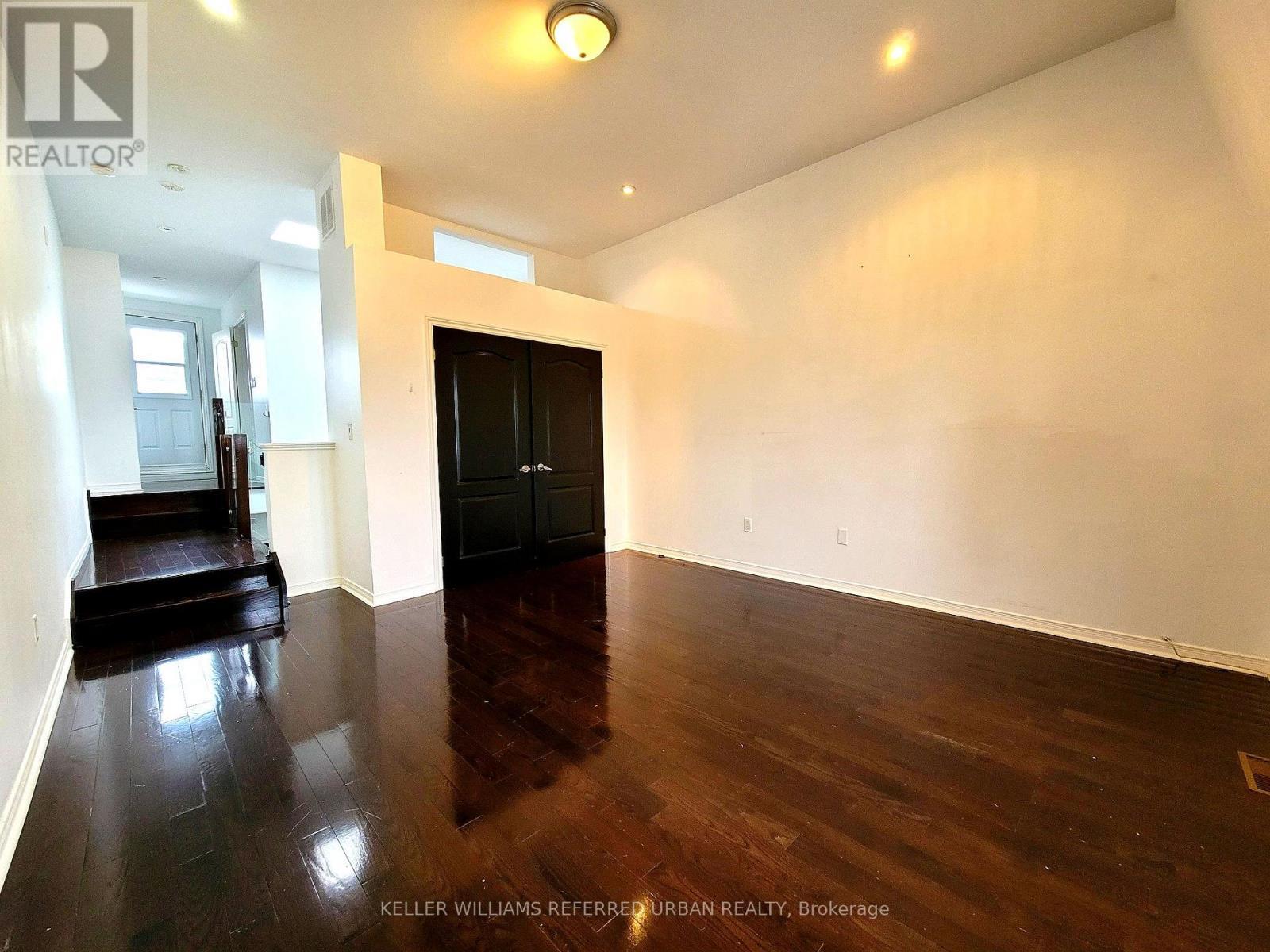 287 Kingswood Road, Toronto, ON - Indoor Photo Showing Other Room