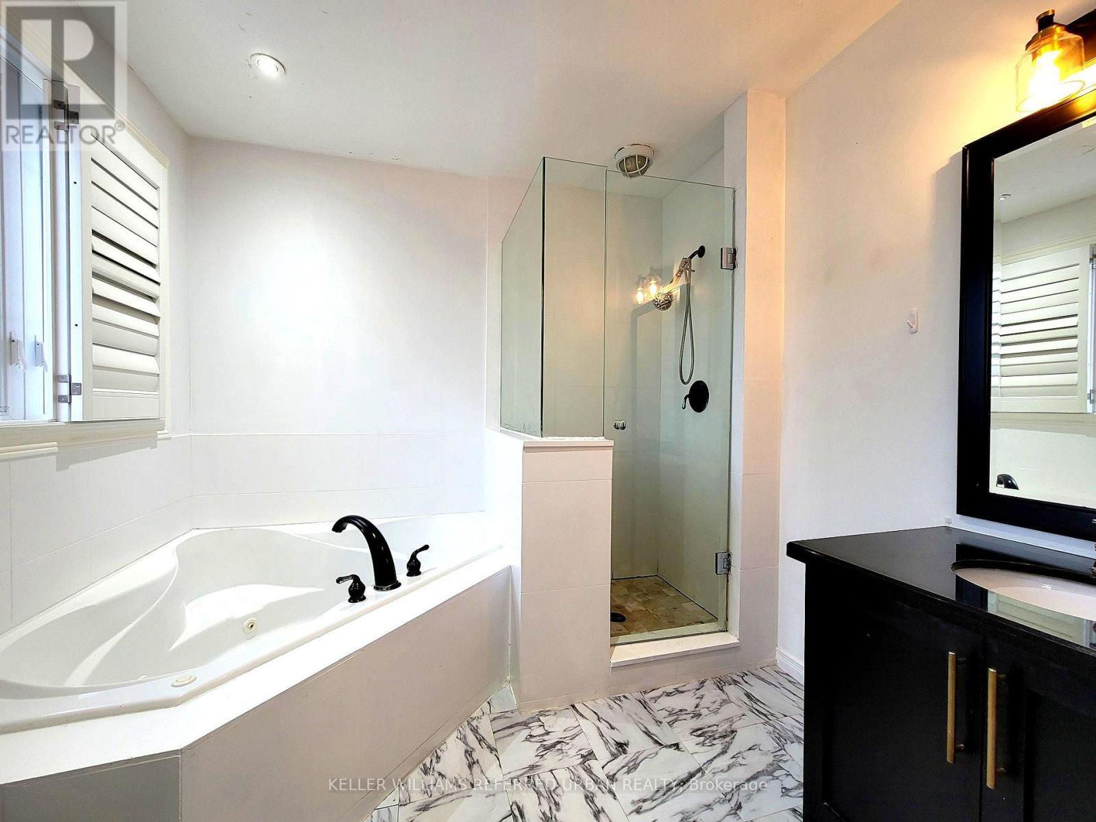 287 Kingswood Road, Toronto, ON - Indoor Photo Showing Bathroom