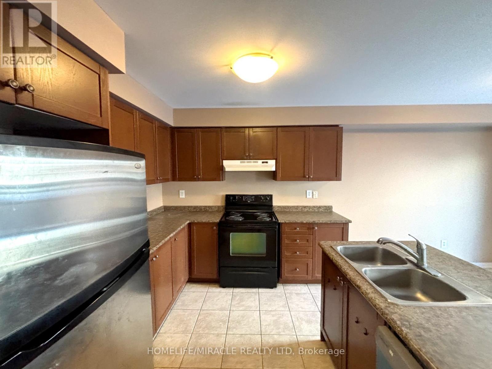 3319 Mikalda Road, Burlington, ON - Indoor Photo Showing Kitchen With Double Sink