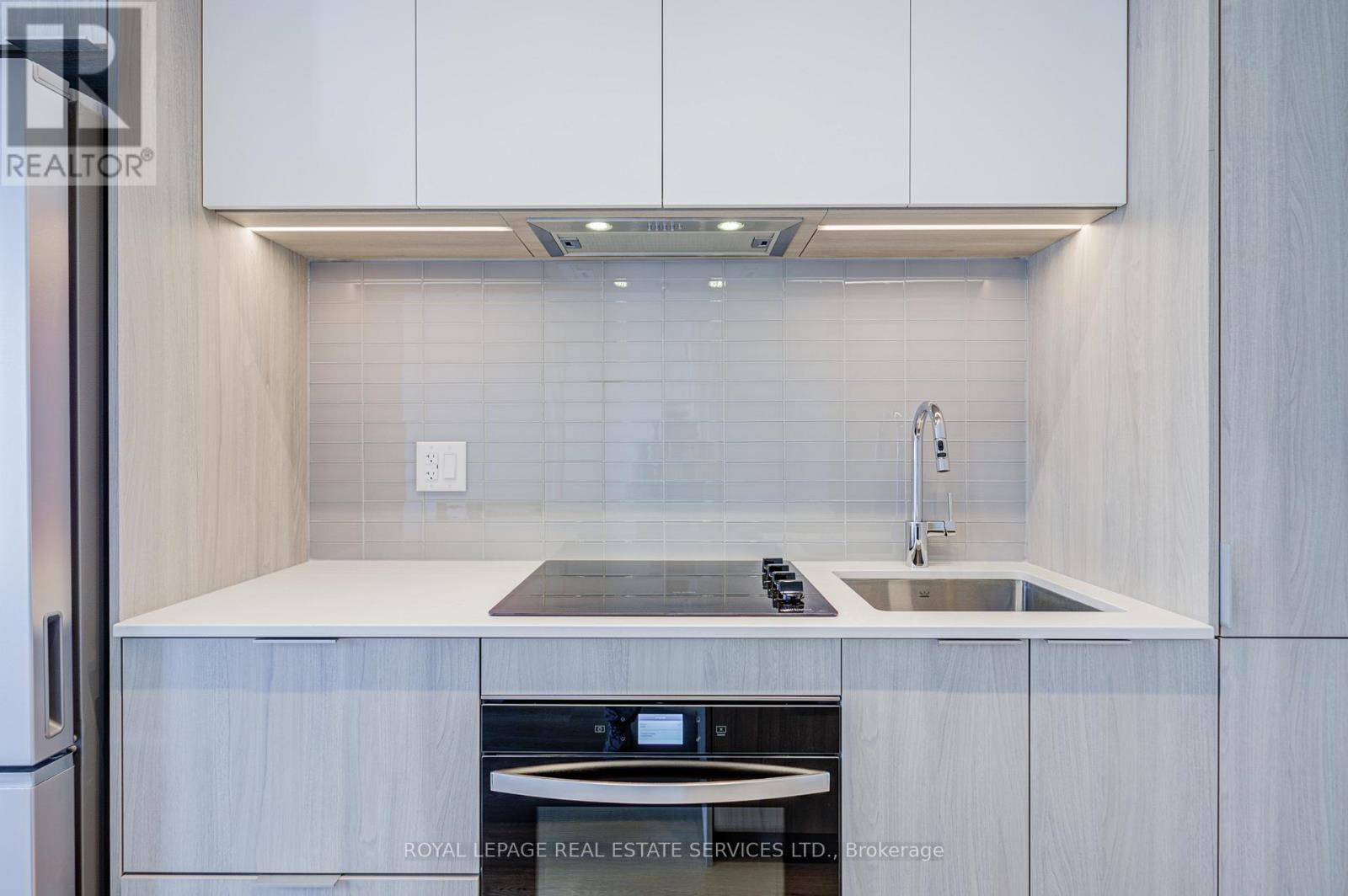 3101 - 395 Square One Drive, Mississauga, ON - Indoor Photo Showing Kitchen With Upgraded Kitchen