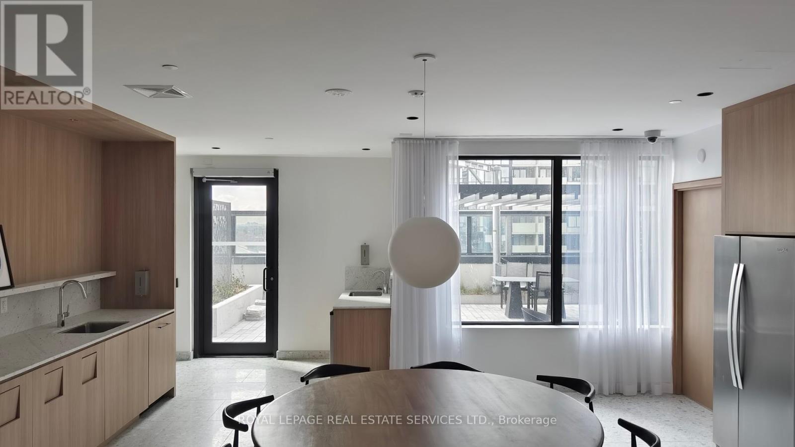3101 - 395 Square One Drive, Mississauga, ON - Indoor