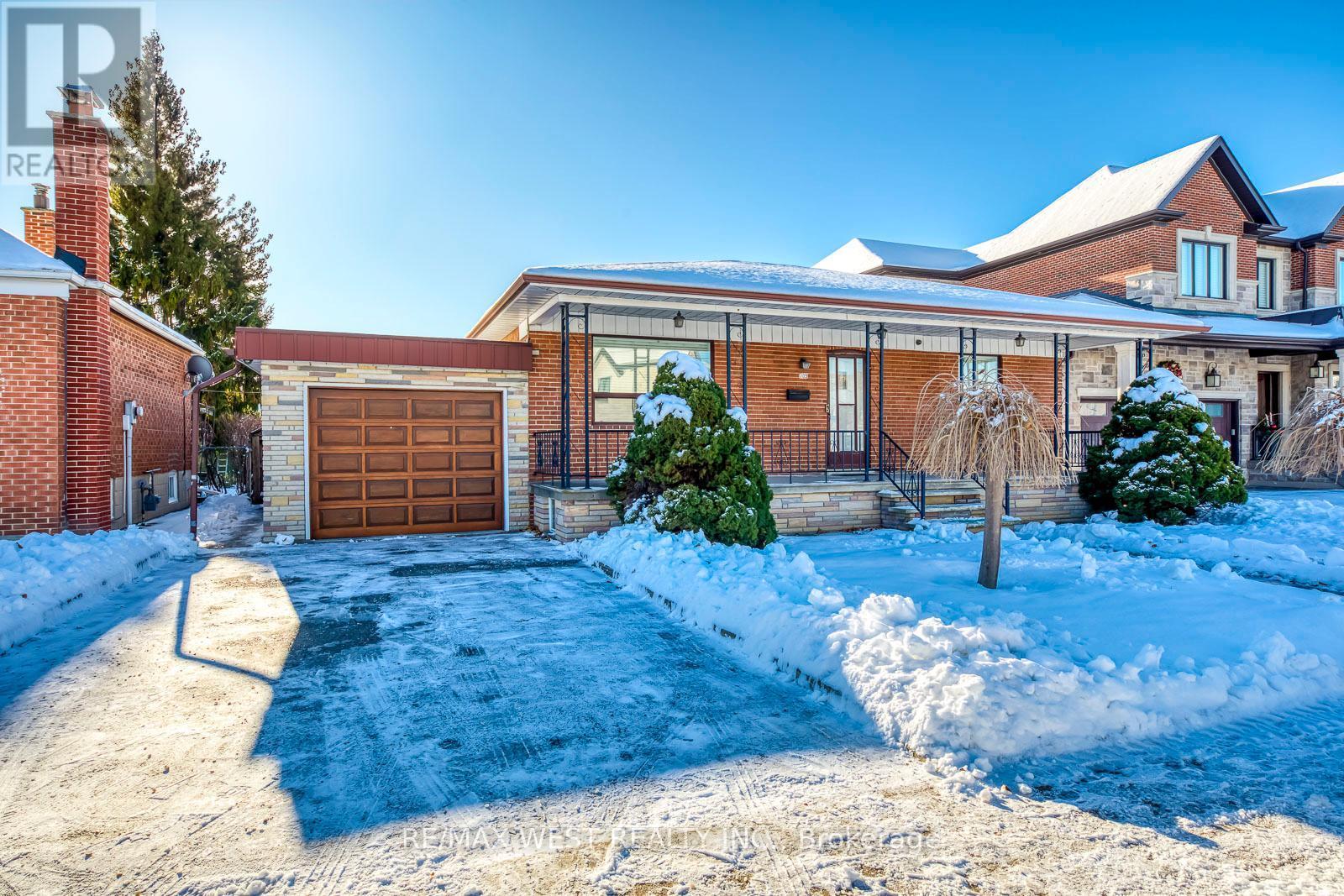 709 Glengrove Avenue, Toronto, ON - Outdoor