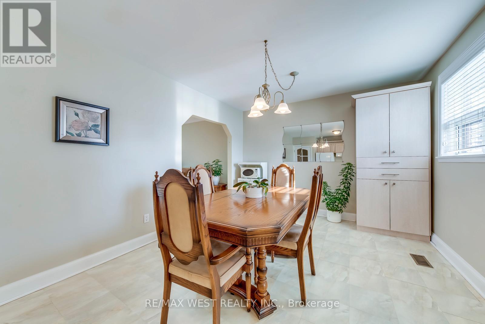709 Glengrove Avenue, Toronto, ON - Indoor Photo Showing Dining Room