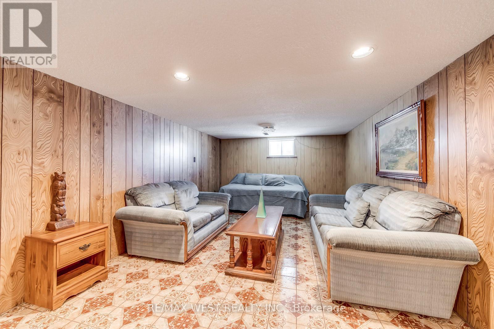 709 Glengrove Avenue, Toronto, ON - Indoor