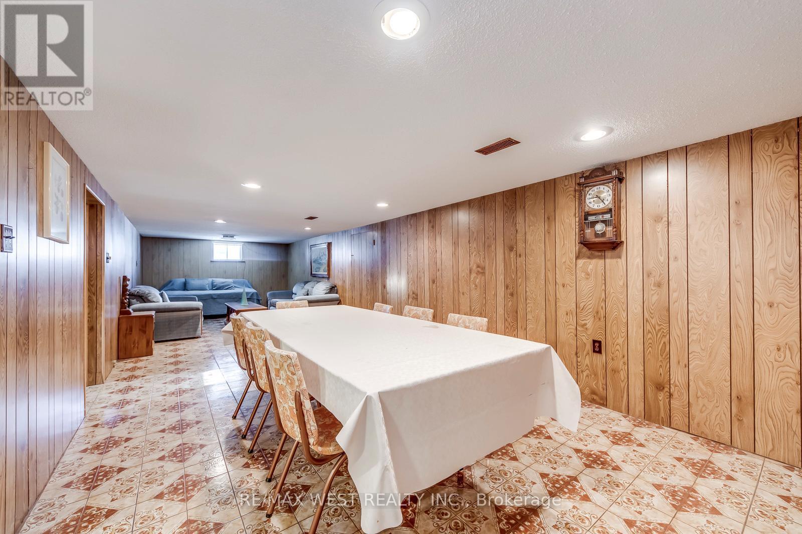 709 Glengrove Avenue, Toronto, ON - Indoor Photo Showing Other Room