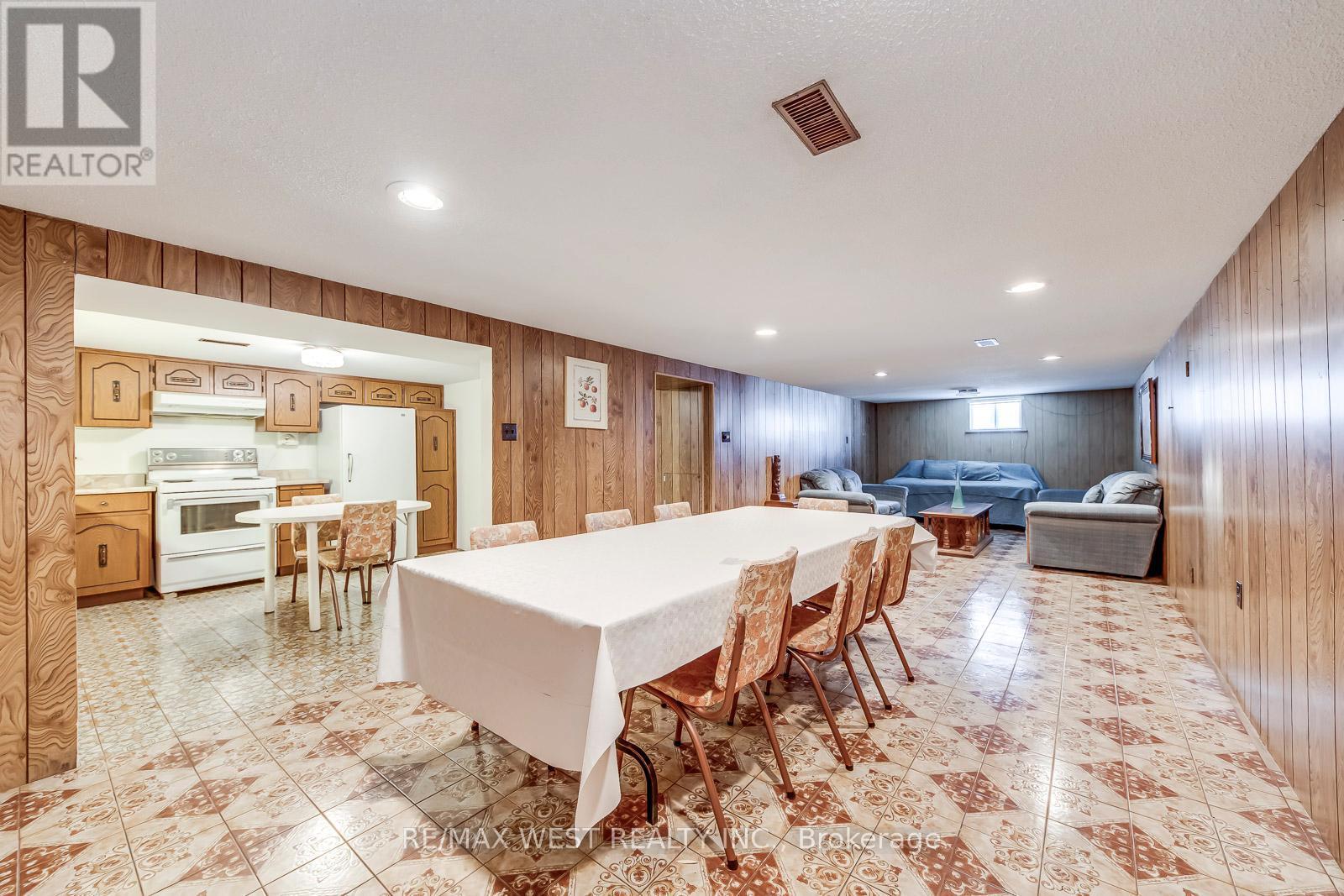 709 Glengrove Avenue, Toronto, ON - Indoor