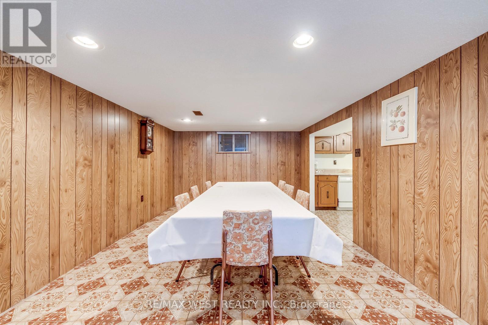 709 Glengrove Avenue, Toronto, ON - Indoor