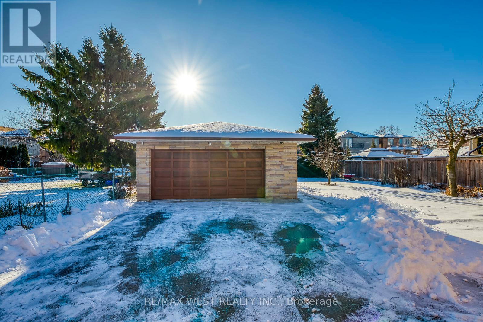 709 Glengrove Avenue, Toronto, ON - Outdoor