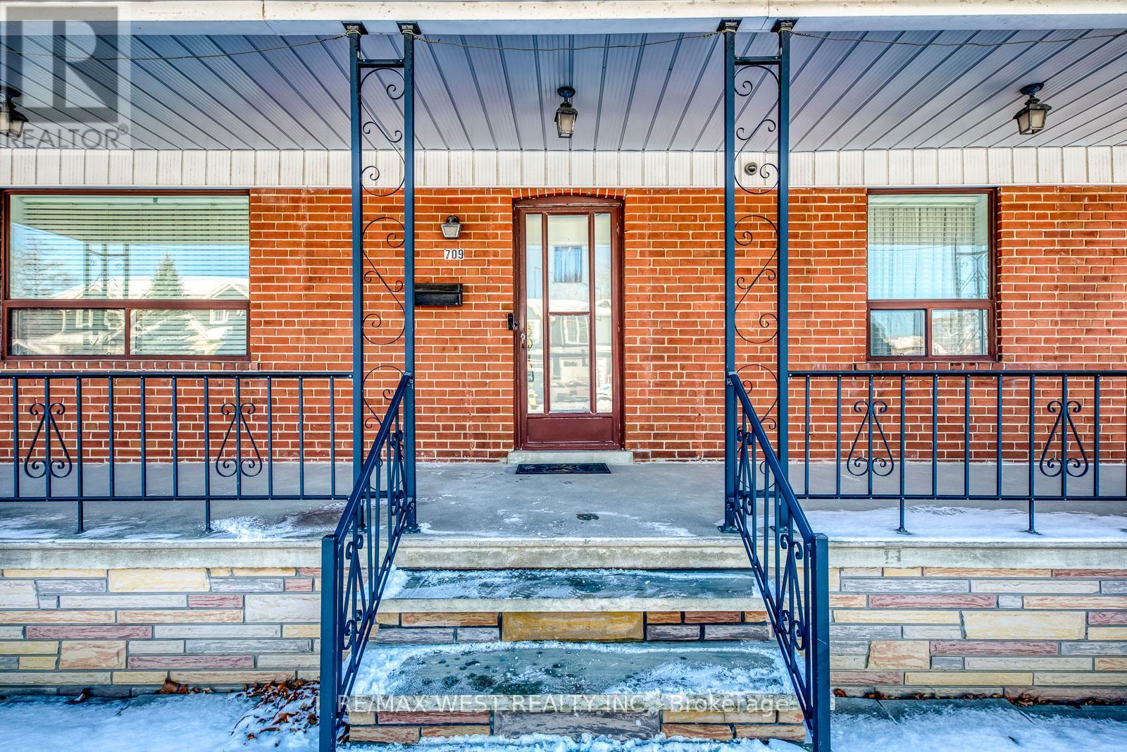 709 Glengrove Avenue, Toronto, ON -