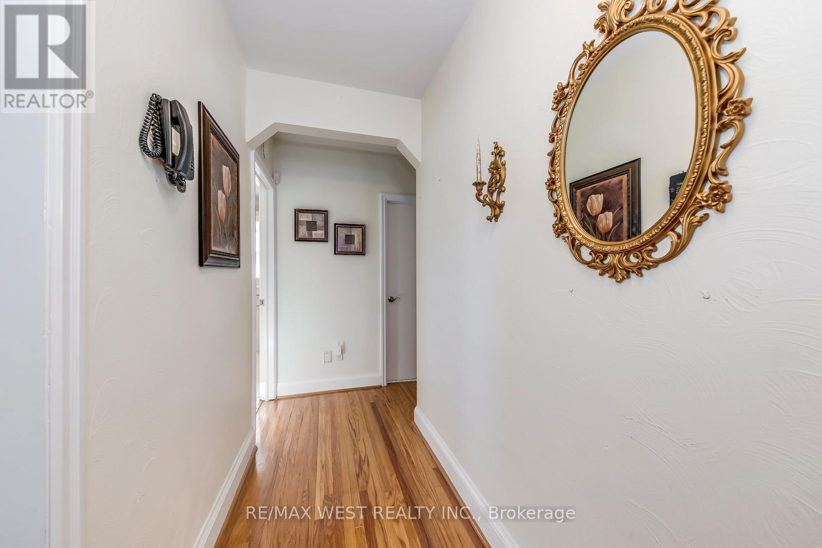 709 Glengrove Avenue, Toronto, ON - Indoor Photo Showing Other Room