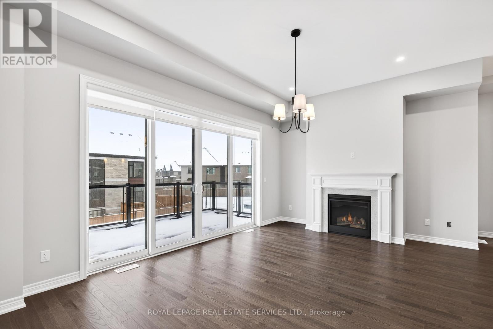3195 Sixth Line, Oakville, ON - Indoor Photo Showing Living Room With Fireplace