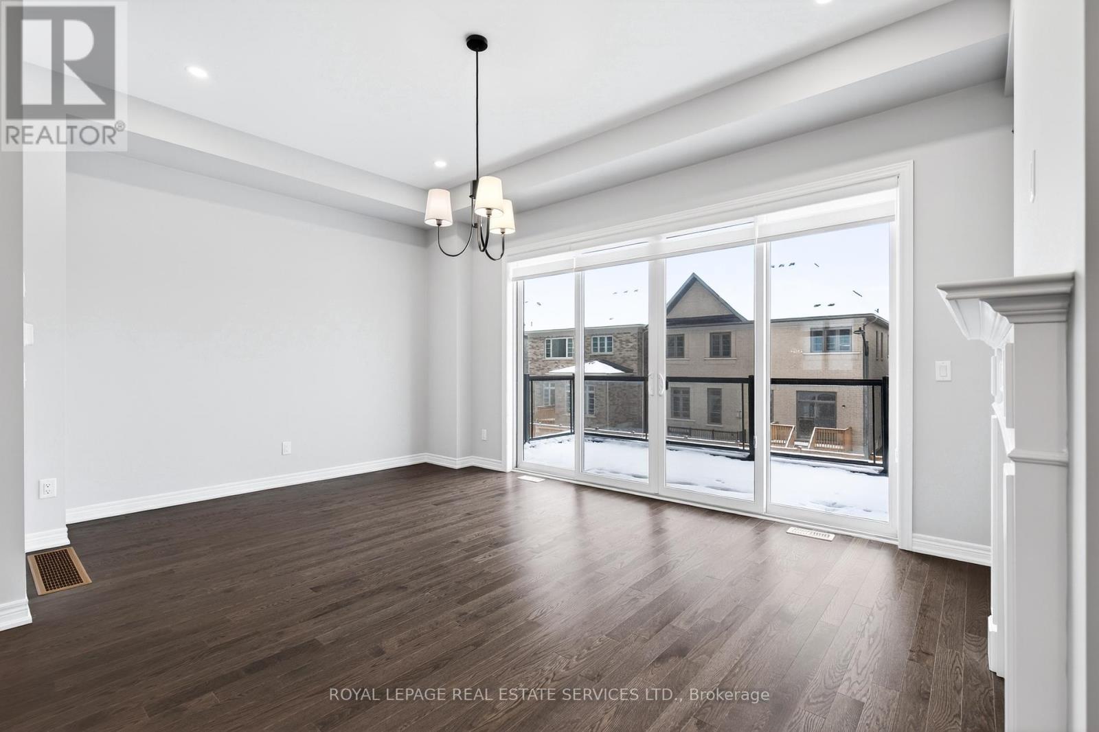 3195 Sixth Line, Oakville, ON - Indoor Photo Showing Other Room