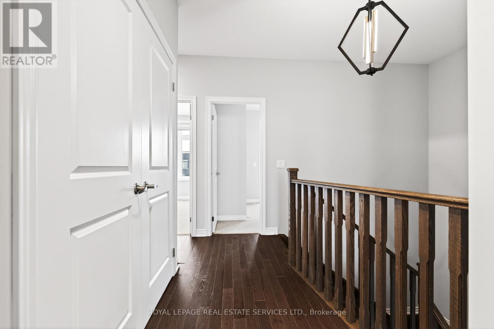 3195 Sixth Line, Oakville, ON - Indoor Photo Showing Other Room