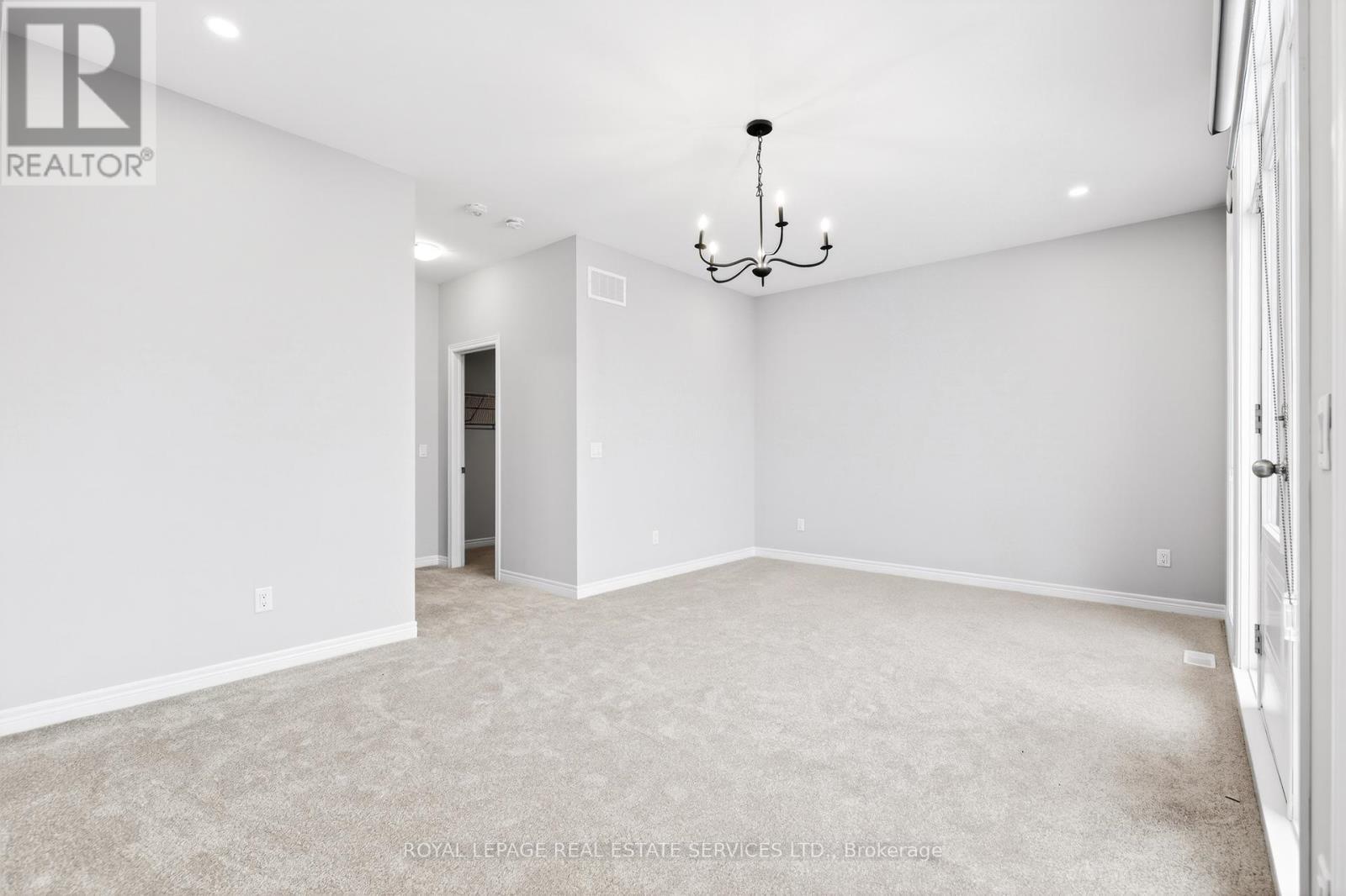 3195 Sixth Line, Oakville, ON - Indoor Photo Showing Other Room