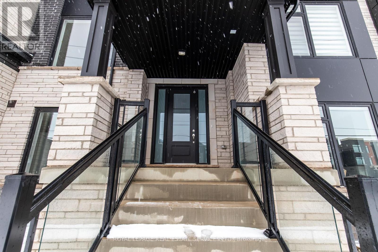 3195 Sixth Line, Oakville, ON - Outdoor