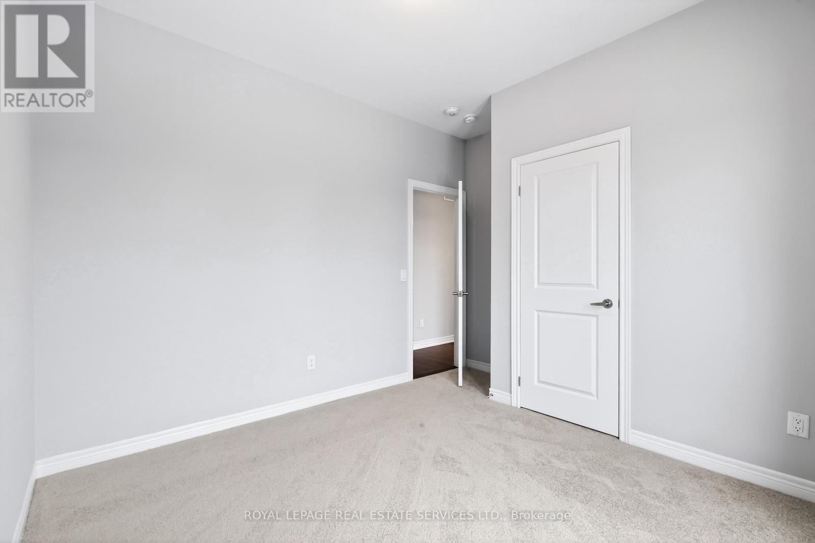3195 Sixth Line, Oakville, ON - Indoor Photo Showing Other Room