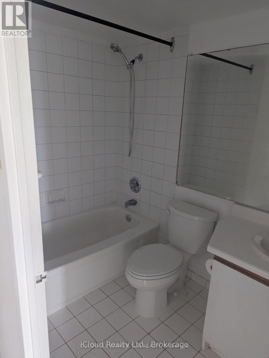 1902 - 4450 Tucana Court, Mississauga, ON - Indoor Photo Showing Bathroom