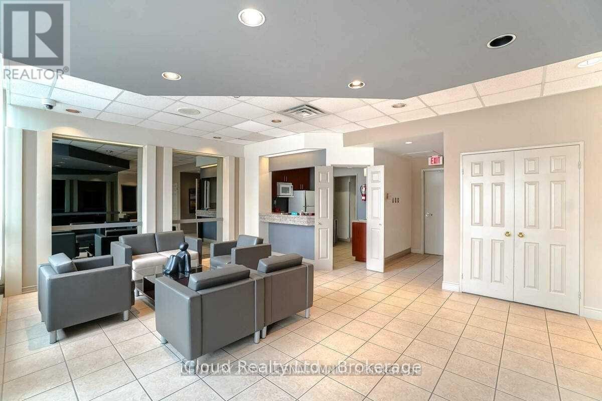 1902 - 4450 Tucana Court, Mississauga, ON - Indoor