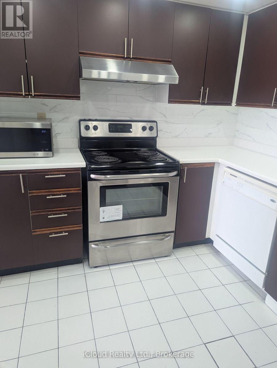 1902 - 4450 Tucana Court, Mississauga, ON - Indoor Photo Showing Kitchen With Upgraded Kitchen