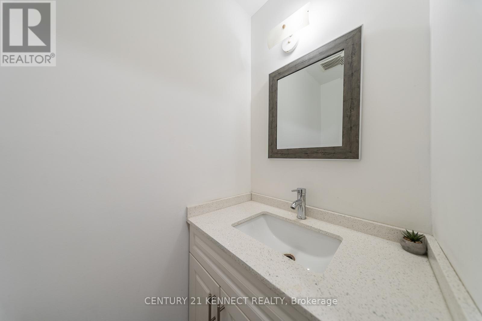 71 - 1030 Falgarwood Drive, Oakville, ON - Indoor Photo Showing Bathroom