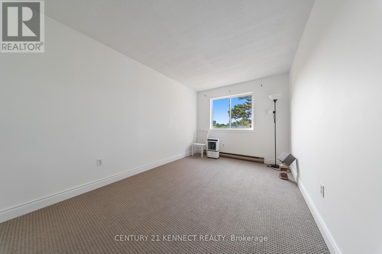 71 - 1030 Falgarwood Drive, Oakville, ON - Indoor Photo Showing Other Room