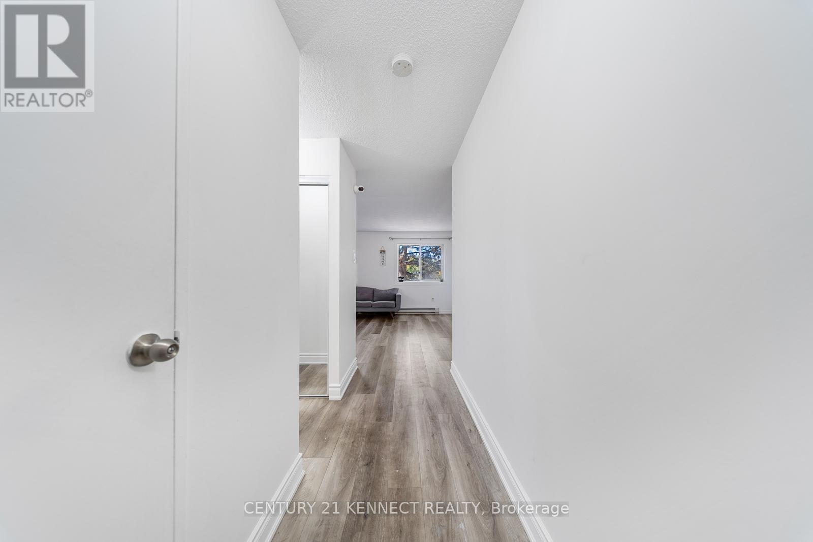 71 - 1030 Falgarwood Drive, Oakville, ON - Indoor Photo Showing Other Room