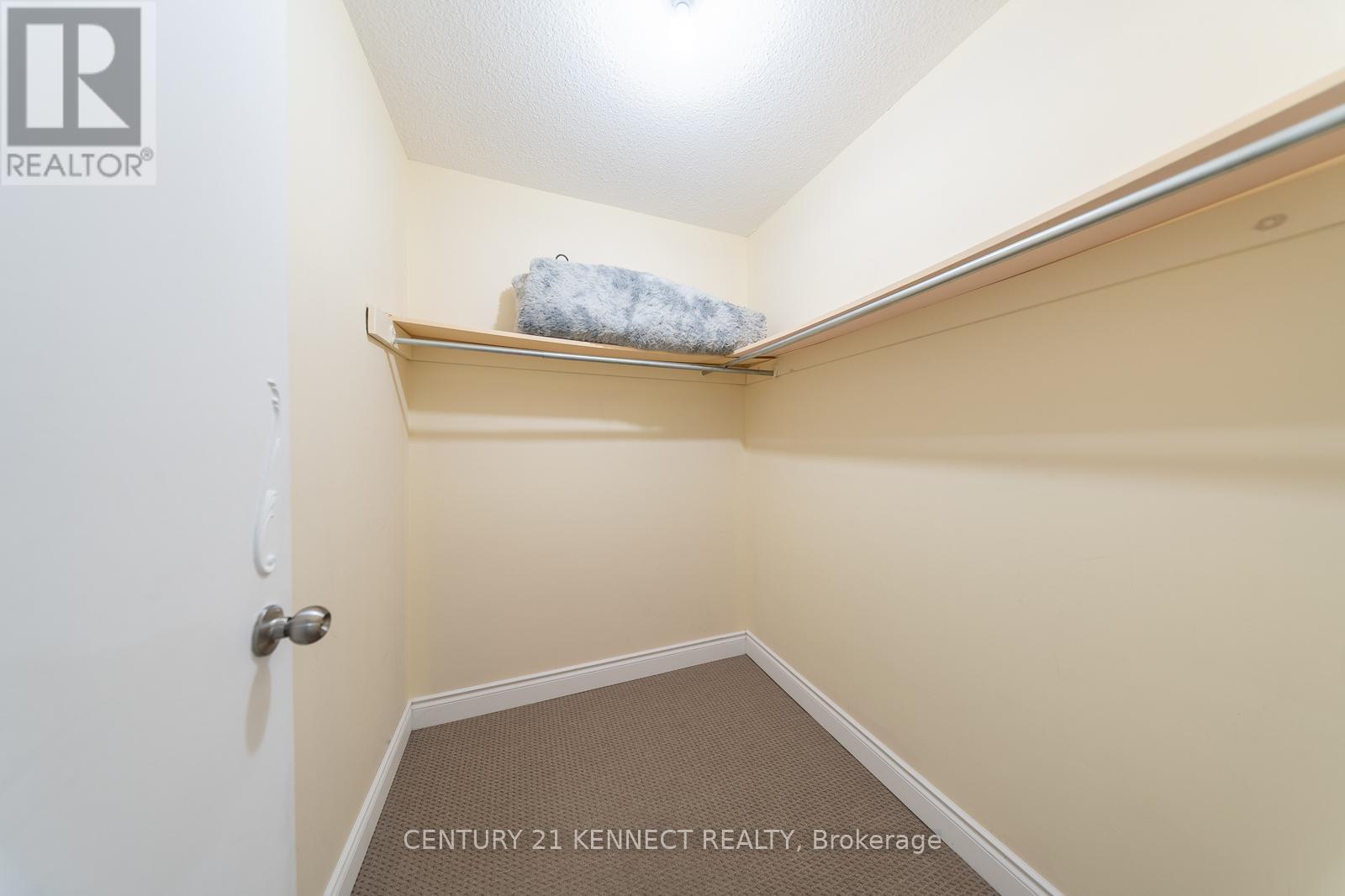 71 - 1030 Falgarwood Drive, Oakville, ON - Indoor