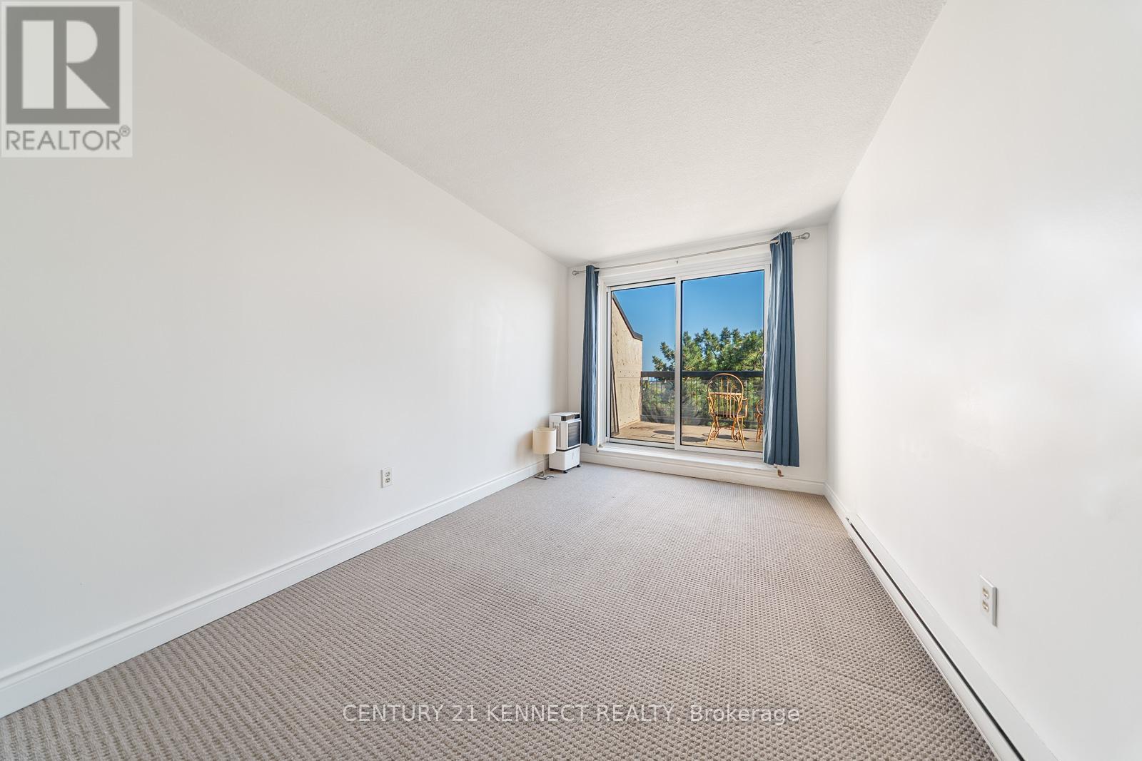 71 - 1030 Falgarwood Drive, Oakville, ON - Indoor Photo Showing Other Room