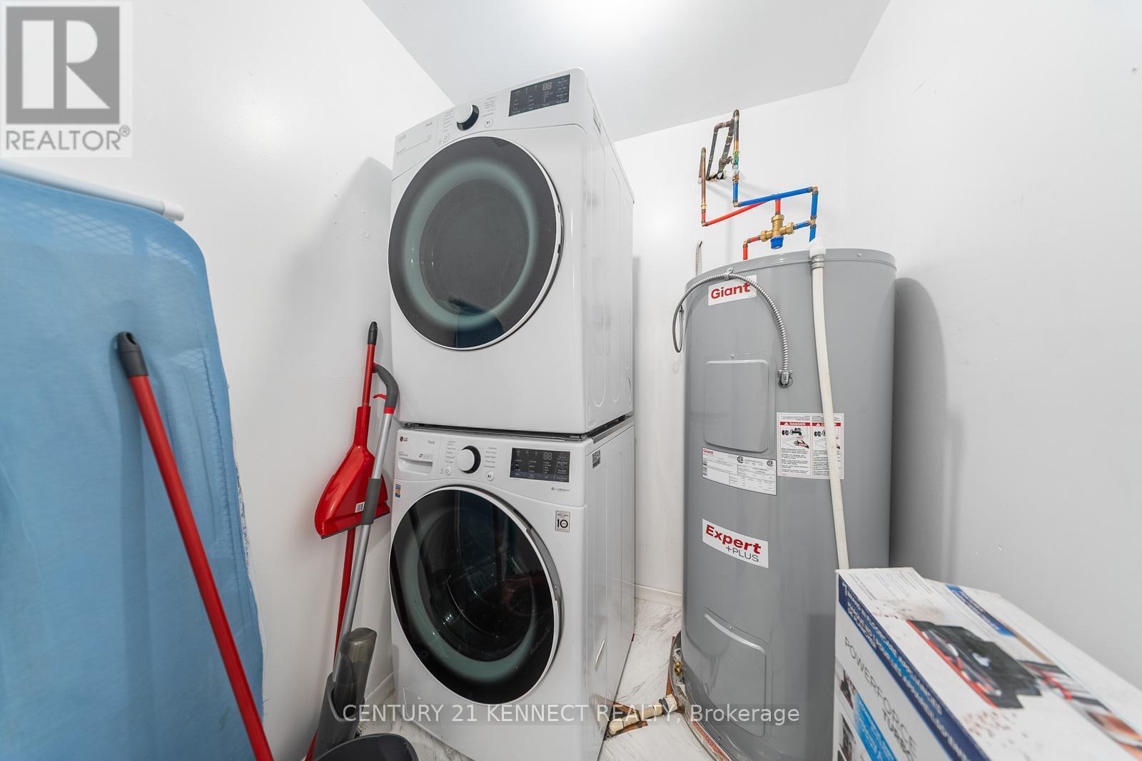 71 - 1030 Falgarwood Drive, Oakville, ON - Indoor Photo Showing Laundry Room
