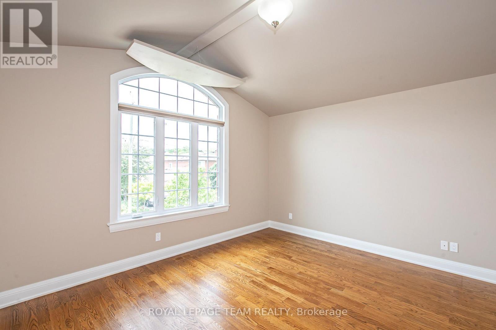 691 Edison Avenue, Ottawa, ON - Indoor Photo Showing Other Room