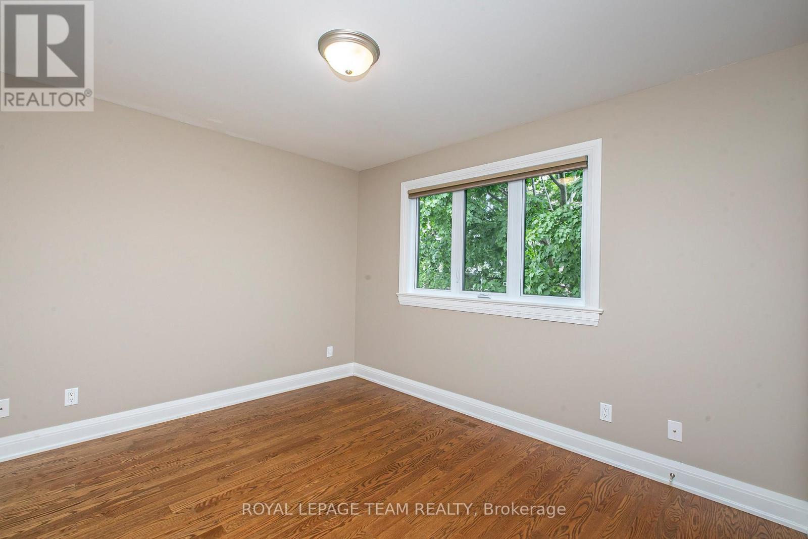 691 Edison Avenue, Ottawa, ON - Indoor Photo Showing Other Room