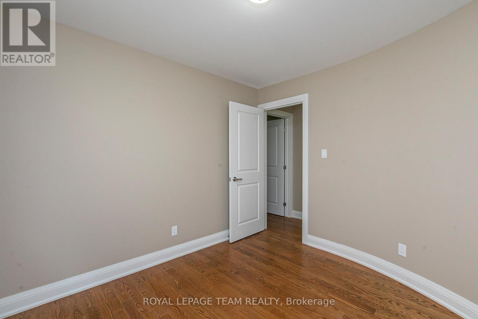 691 Edison Avenue, Ottawa, ON - Indoor Photo Showing Other Room