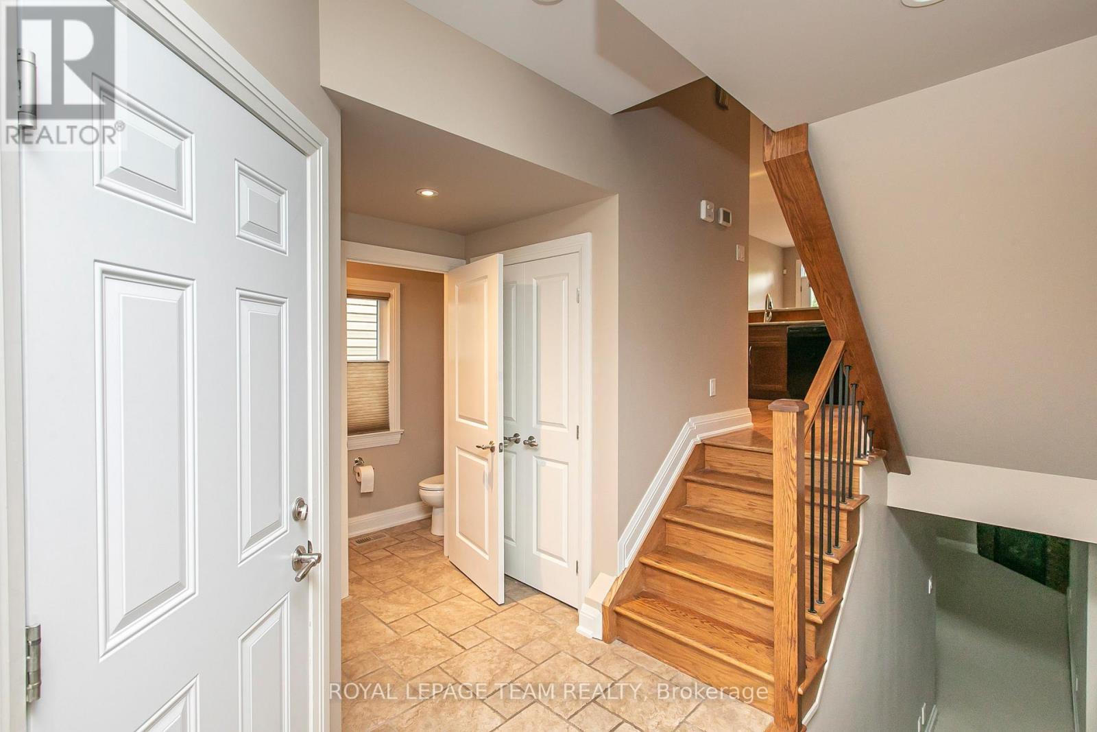 691 Edison Avenue, Ottawa, ON - Indoor Photo Showing Other Room