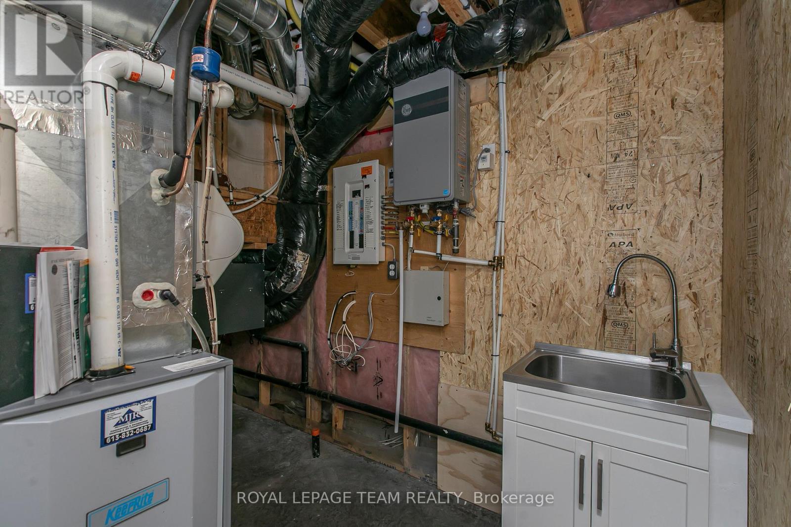 691 Edison Avenue, Ottawa, ON - Indoor Photo Showing Basement