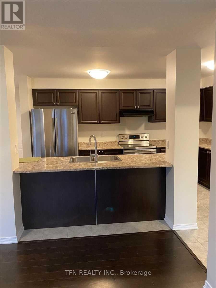 22 Mccargow Drive, Haldimand, ON - Indoor Photo Showing Kitchen With Double Sink