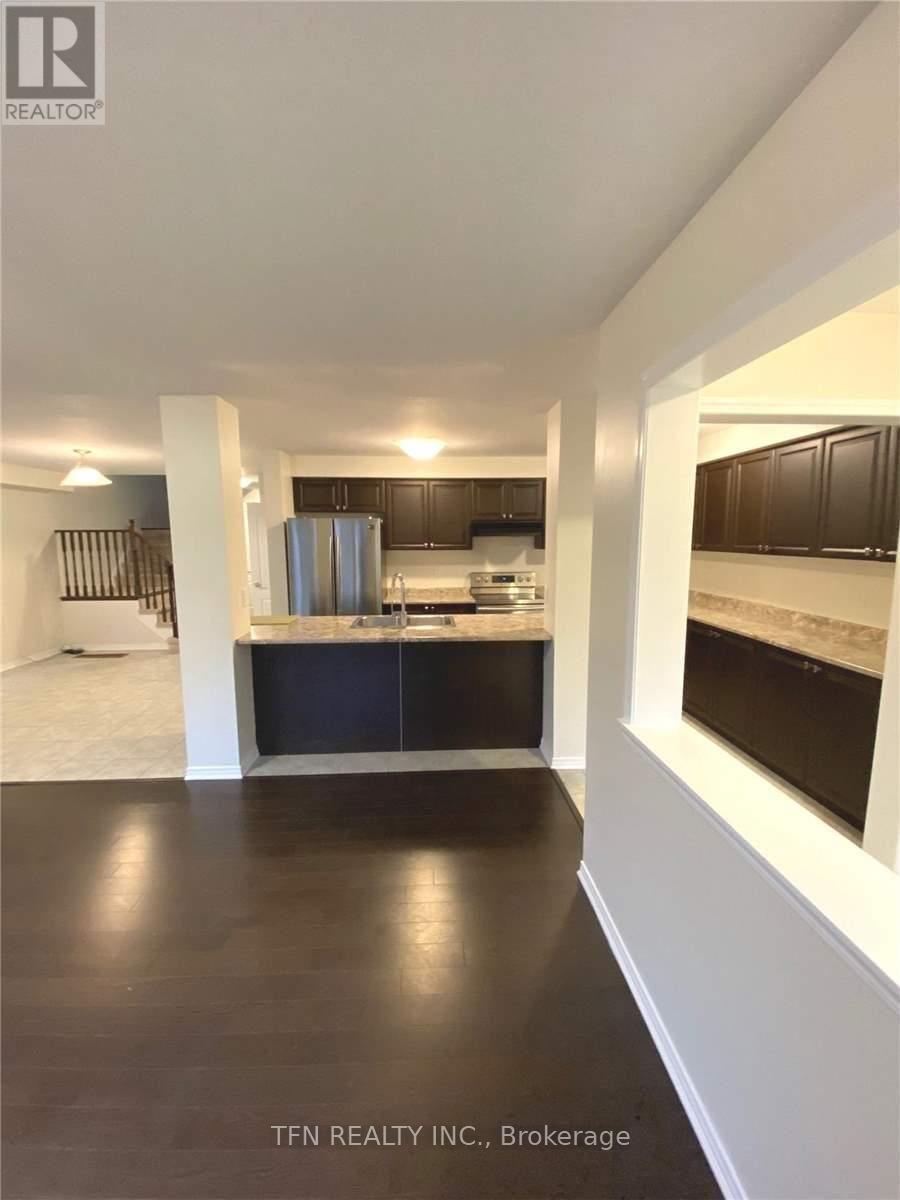 22 Mccargow Drive, Haldimand, ON - Indoor Photo Showing Kitchen