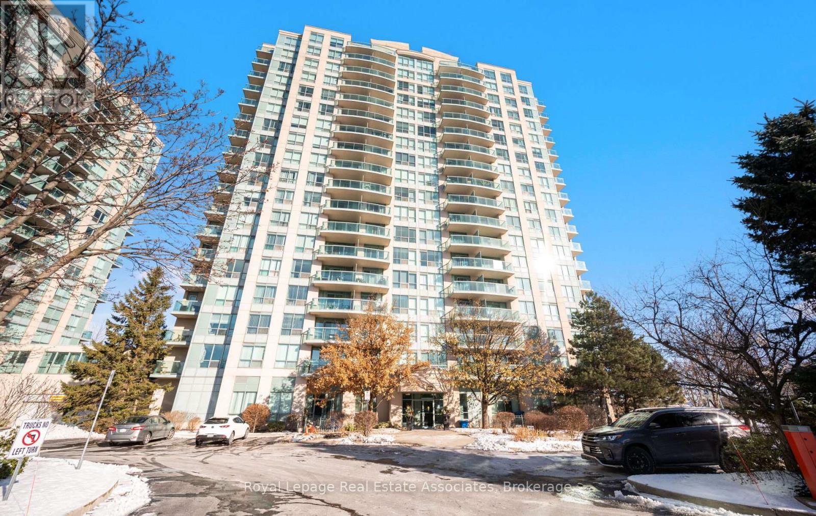 1713 - 2545 Erin Centre Boulevard, Mississauga, ON - Outdoor With Balcony With Facade