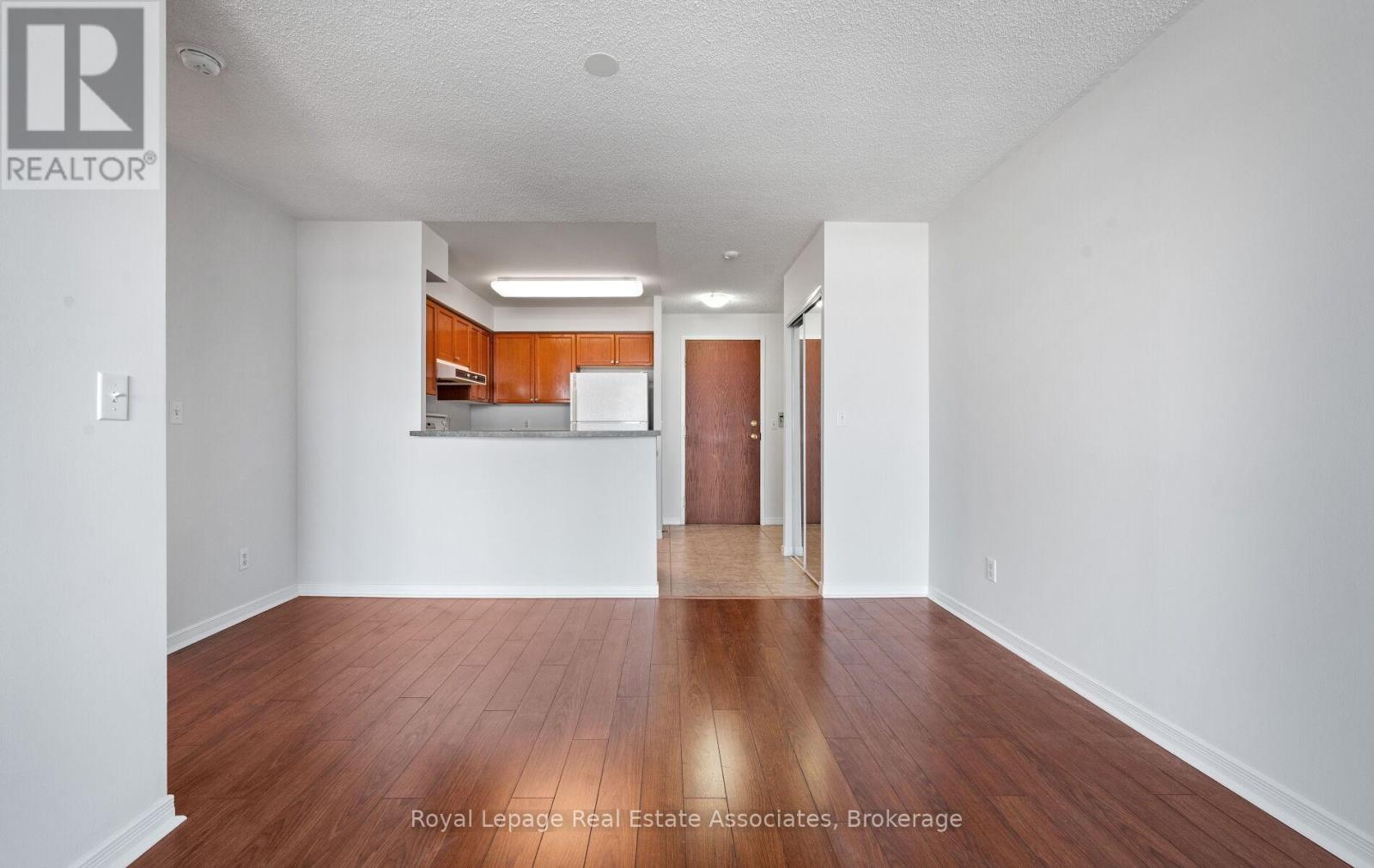 1713 - 2545 Erin Centre Boulevard, Mississauga, ON - Indoor